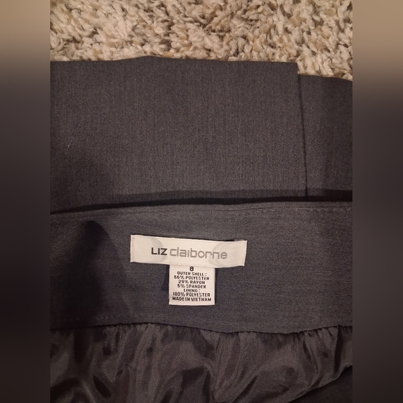 Liz Claiborne Dark Gray Suit Jacket/Skirt Size 6 And 8 - Picture 9 of 9